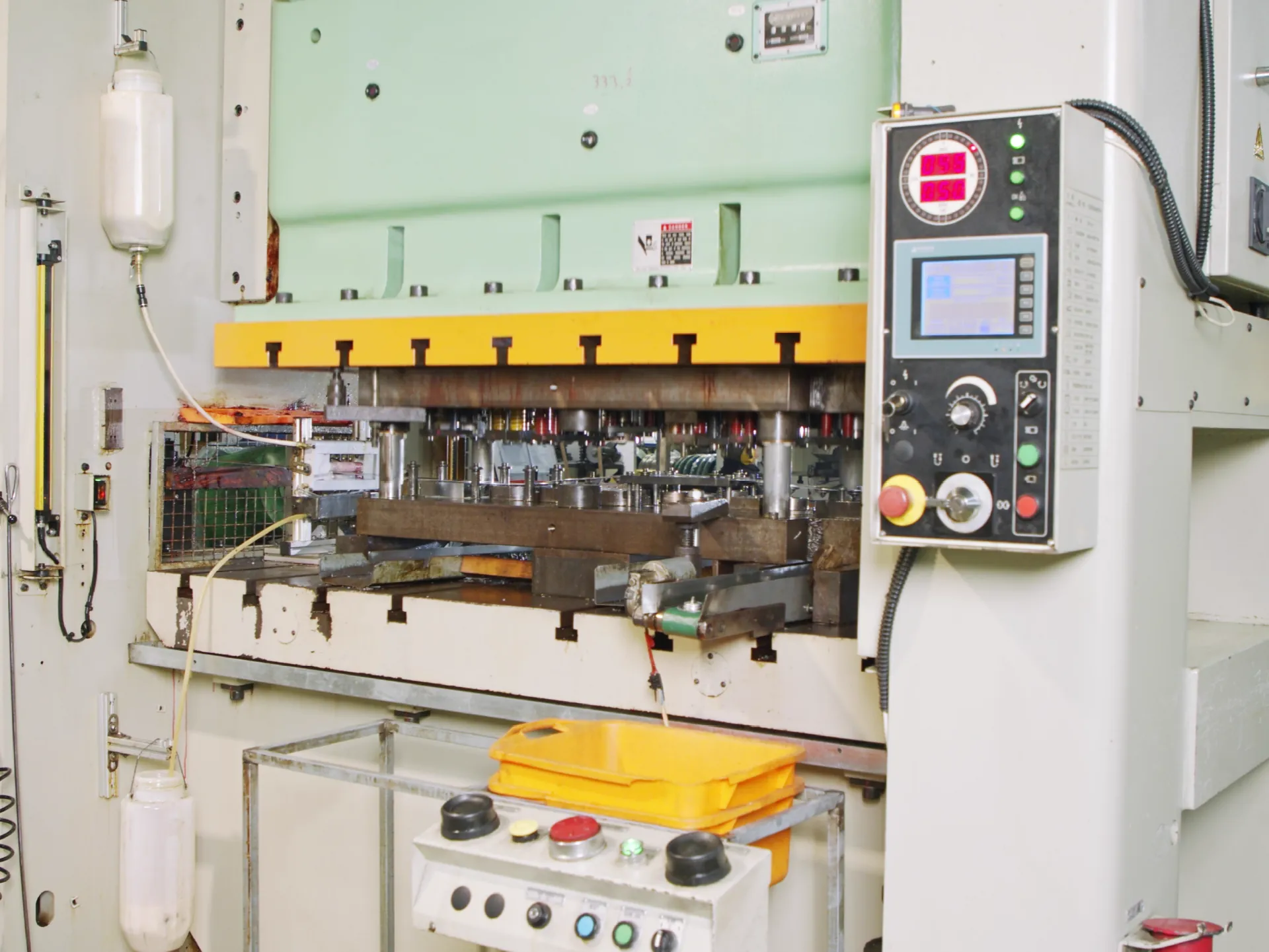 CNC Press Brakes · Multi-Hit Forming · Repeatable Angles